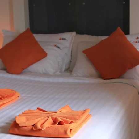 The Original Orange Hotel Nakhon Si Thammarat Oda fotoğraf